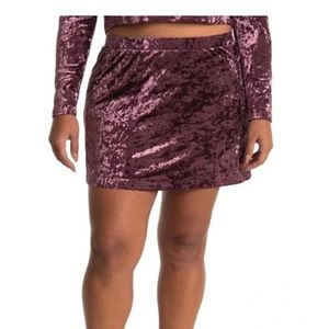 Abound skirt size Med